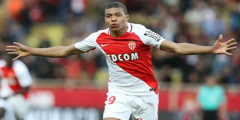 Mbappe vụt sáng tại Monaco khi mới 17 tuổi